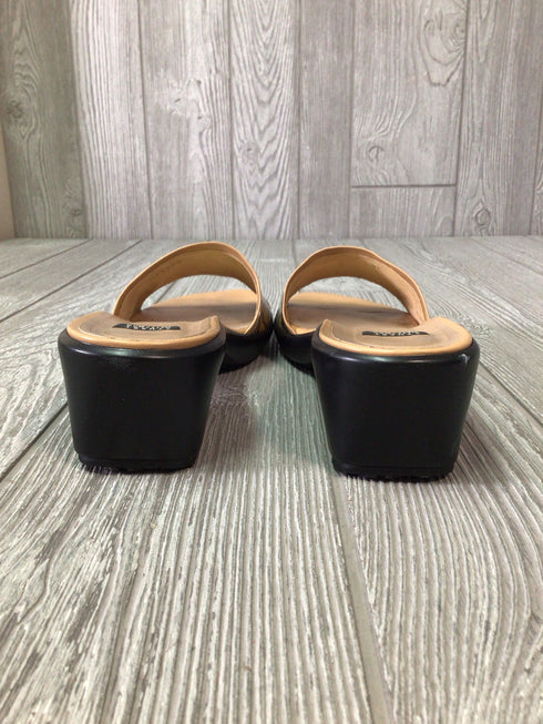 Stuart Weitzman Slides Size 9